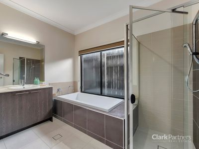 29 Hume Circuit, Warner