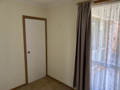 4 / 61 Ballan Road, Werribee
