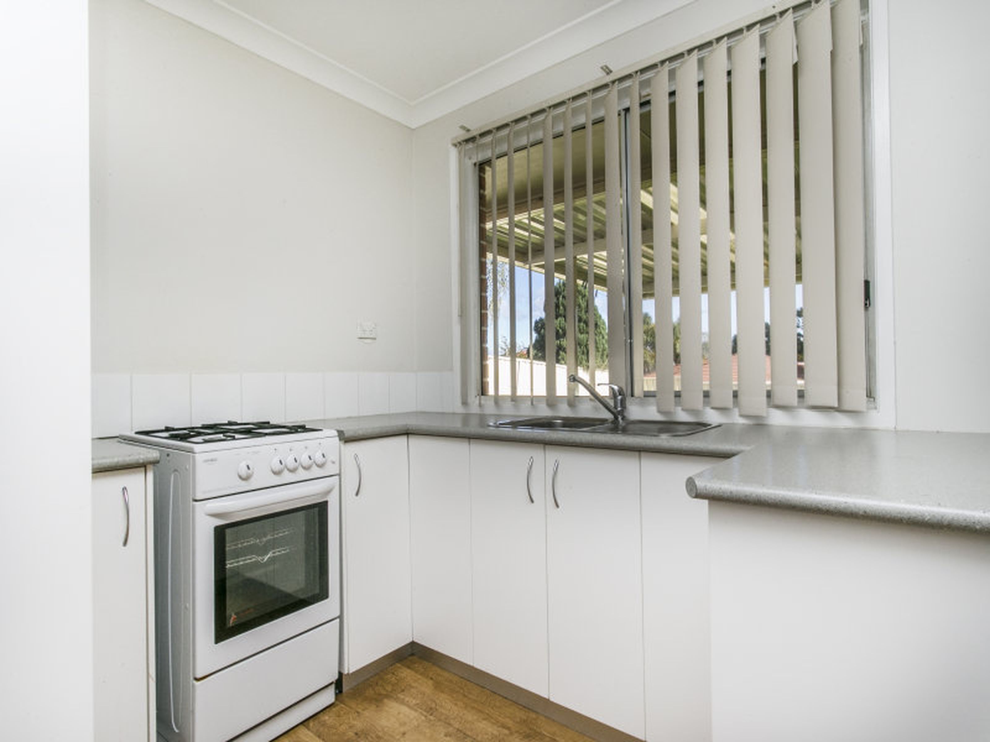 9 Sandpiper Crescent , CLAREMONT MEADOWS