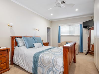 72 Collins Street, Piccadilly