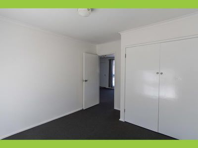 1 / 15 Schwarz Avenue, Horsham
