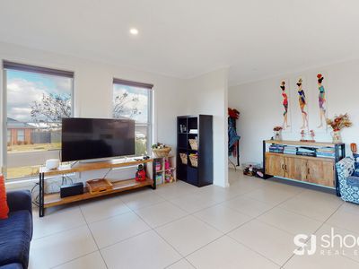 7 Mangrove Crescent, Dubbo