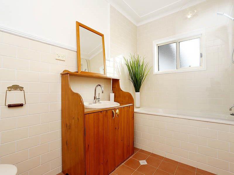 12 Danella  St, The Oaks