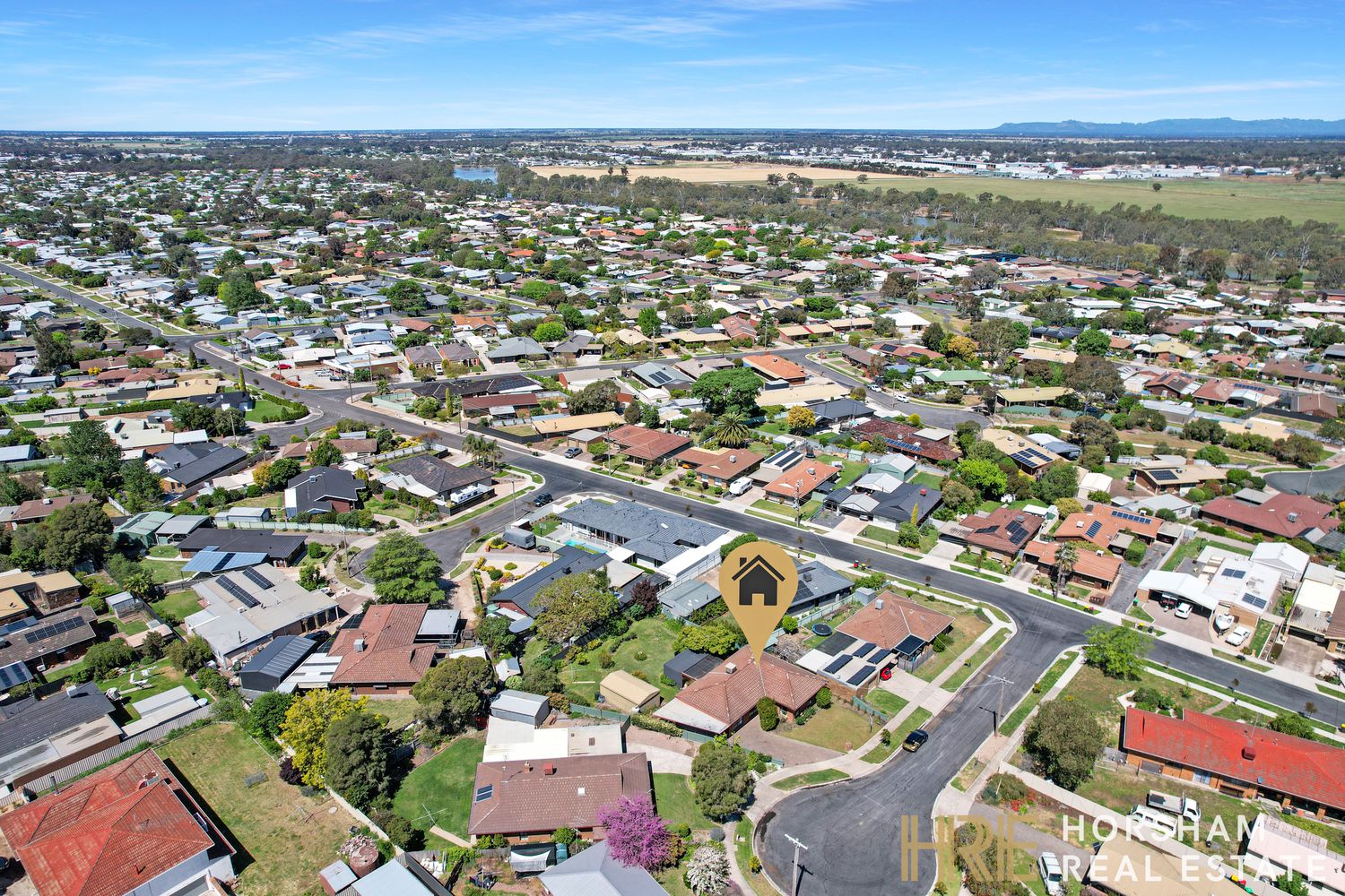 1 Hoskin Court, Horsham