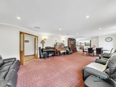 6 Thomas Avenue, Melton South