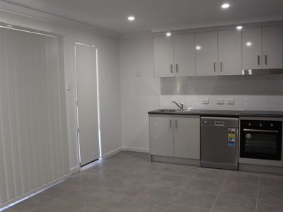 2 / 57 Bradnam Way, Urangan