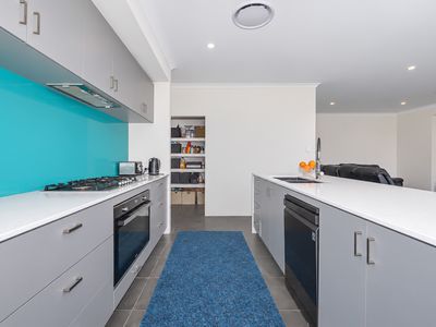 9 Pierrepoint Loop, Champion Lakes