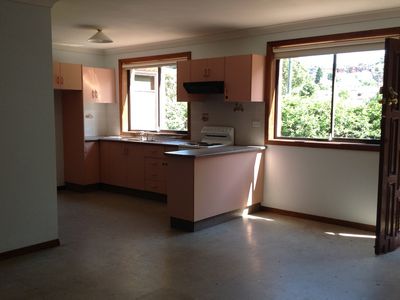 2 / 132 Lake Avenue, Cringila