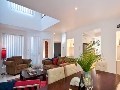2 / 31 Second Avenue, Broadbeach
