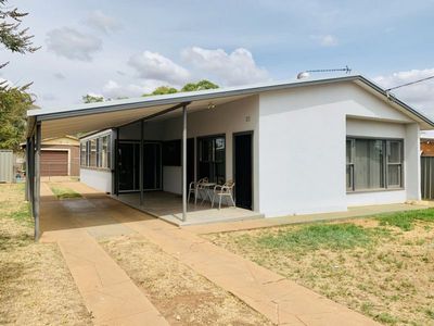 64 Crown Street, Dubbo