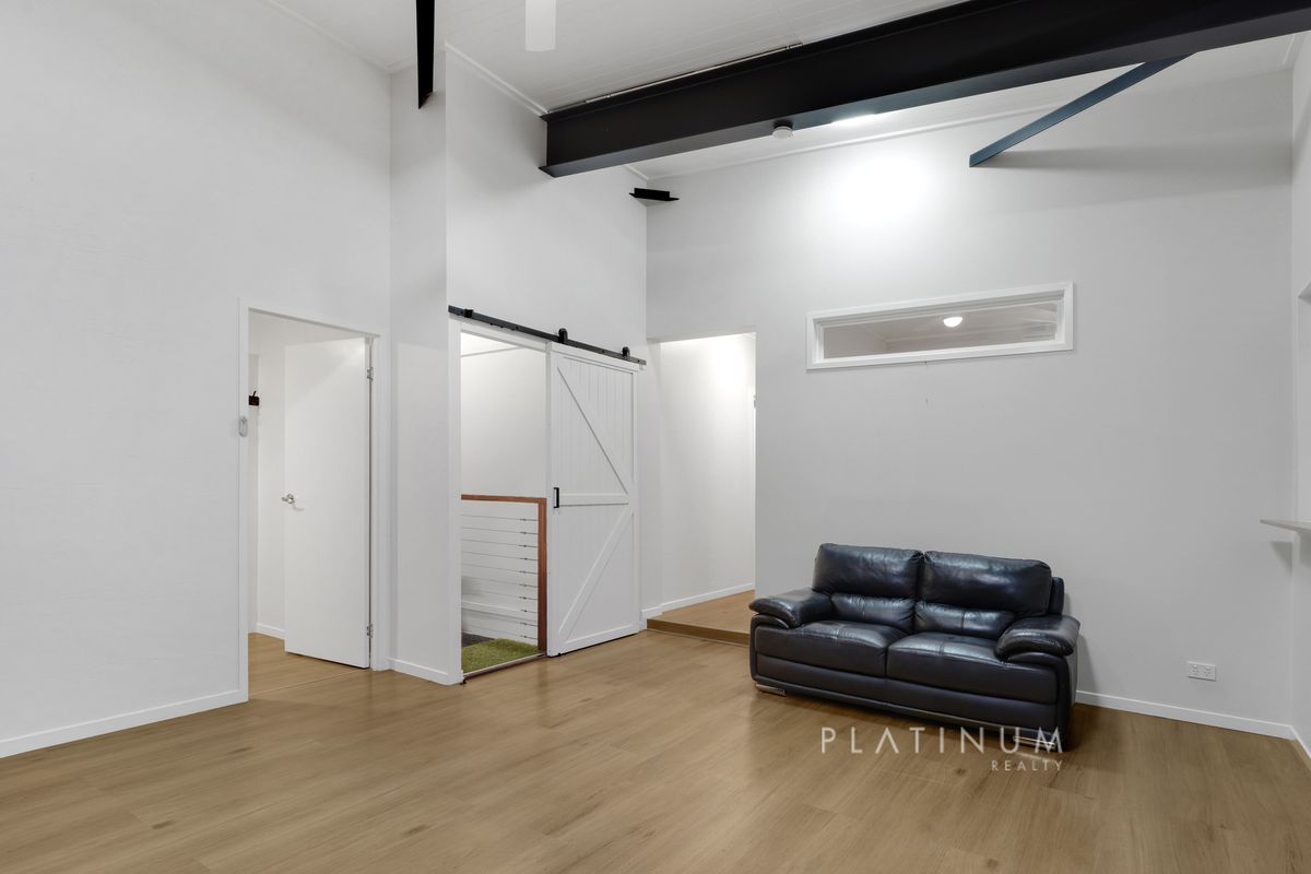 2 / 34 Township Drive, Burleigh Heads