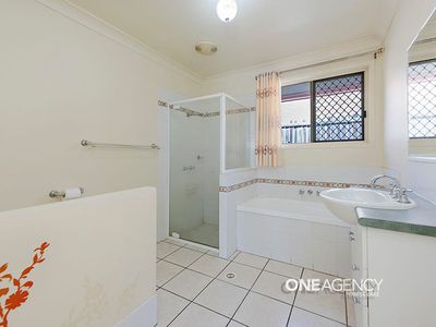 7 Leonie Place, Doolandella