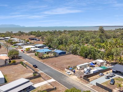 38 Marine Parade, Midge Point