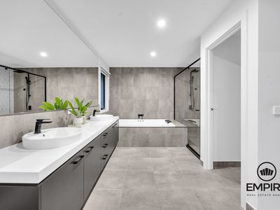 45 Stonefox Circuit, Clyde North