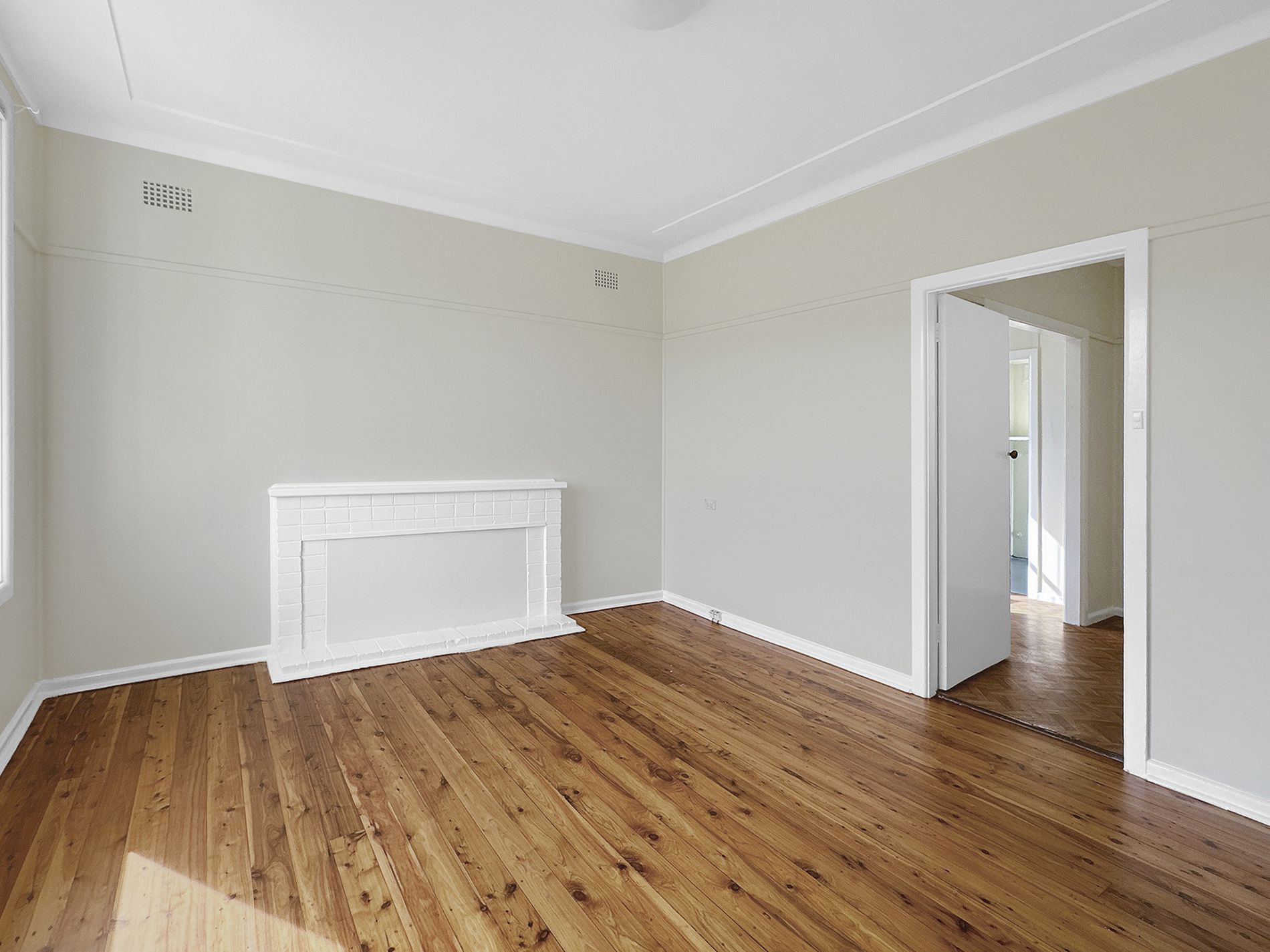 9 Dean Road, Warrawong