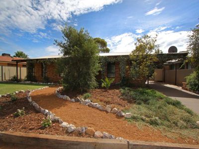 6 Trythall Place, Hannans