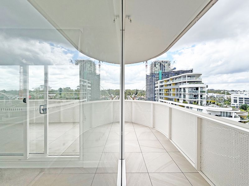 1111 / 21 Spurway Drive, Norwest