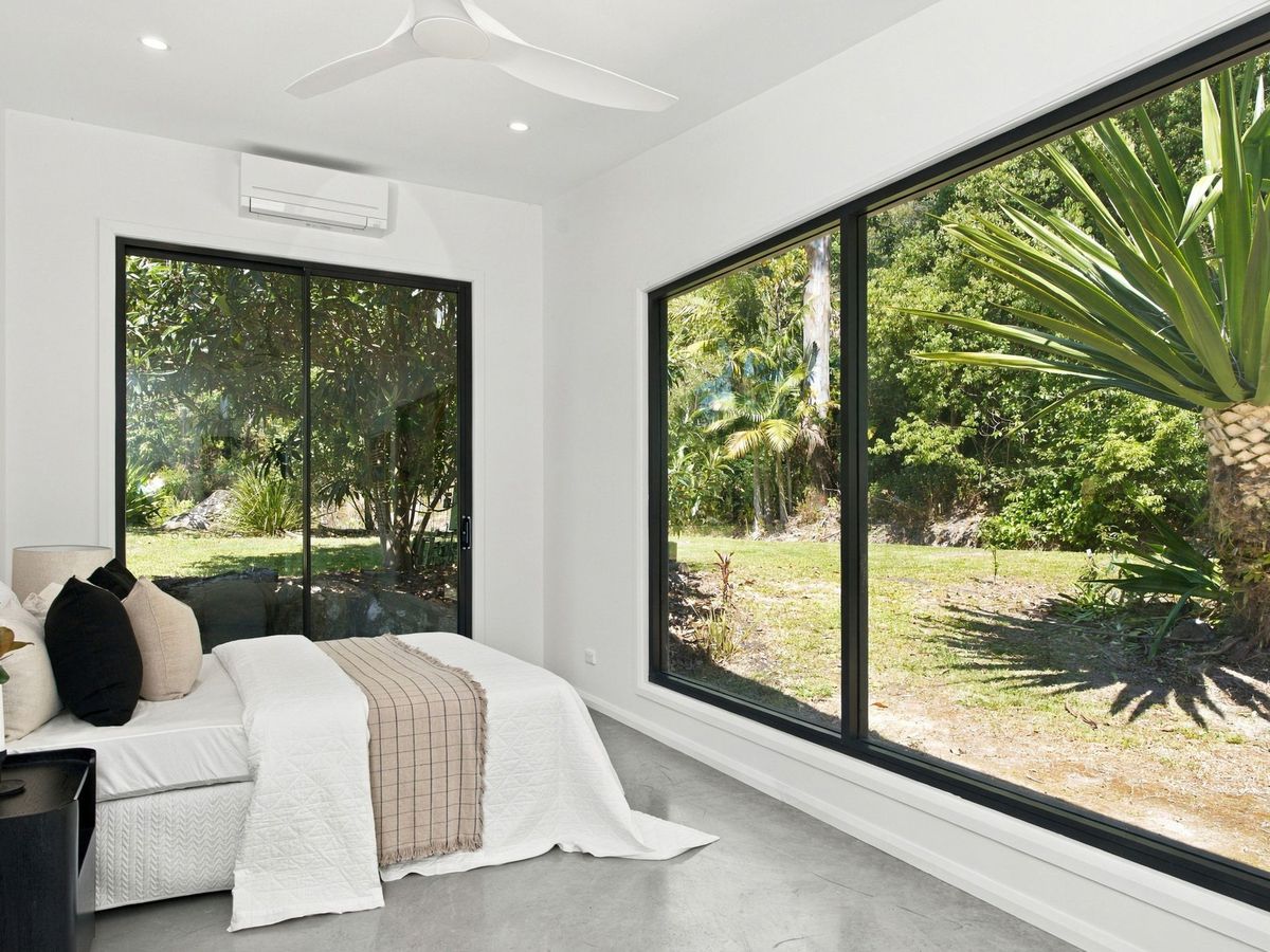 189 Coopers Lane West, Main Arm