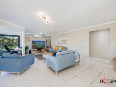 5 Cove Street, Burnett Heads