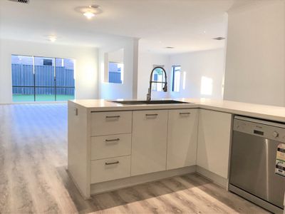 48 Carisbrook Street, Caroline Springs