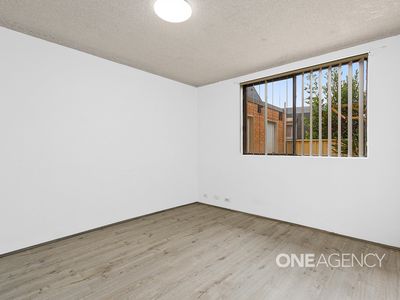 2 / 23 Montague Street, Fairy Meadow