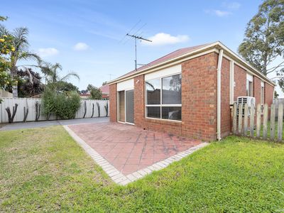 9 Simpson Place, Caroline Springs
