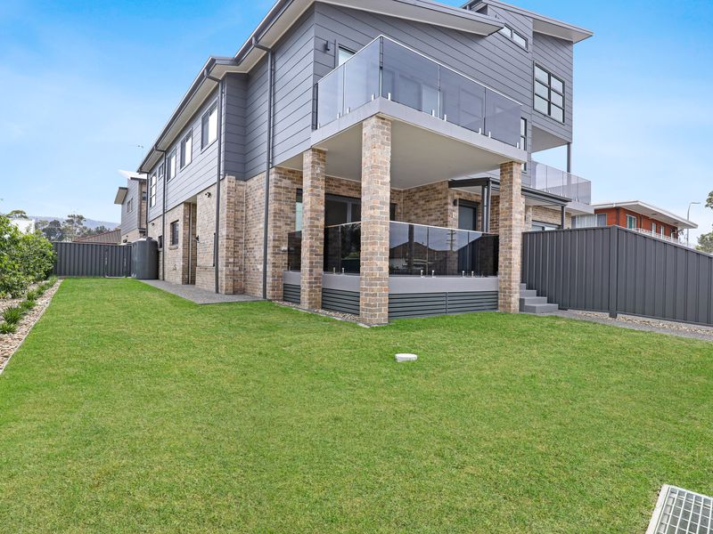 1 / 2 Cowper Street, Fairy Meadow