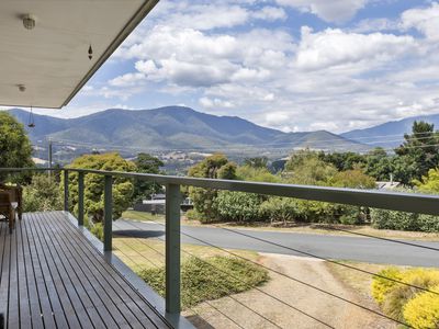 6 Charles Street, Tawonga