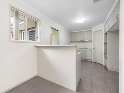 6 Langholme Court, Sale