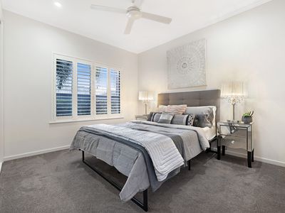 32 Iridescent Drive, Trinity Park