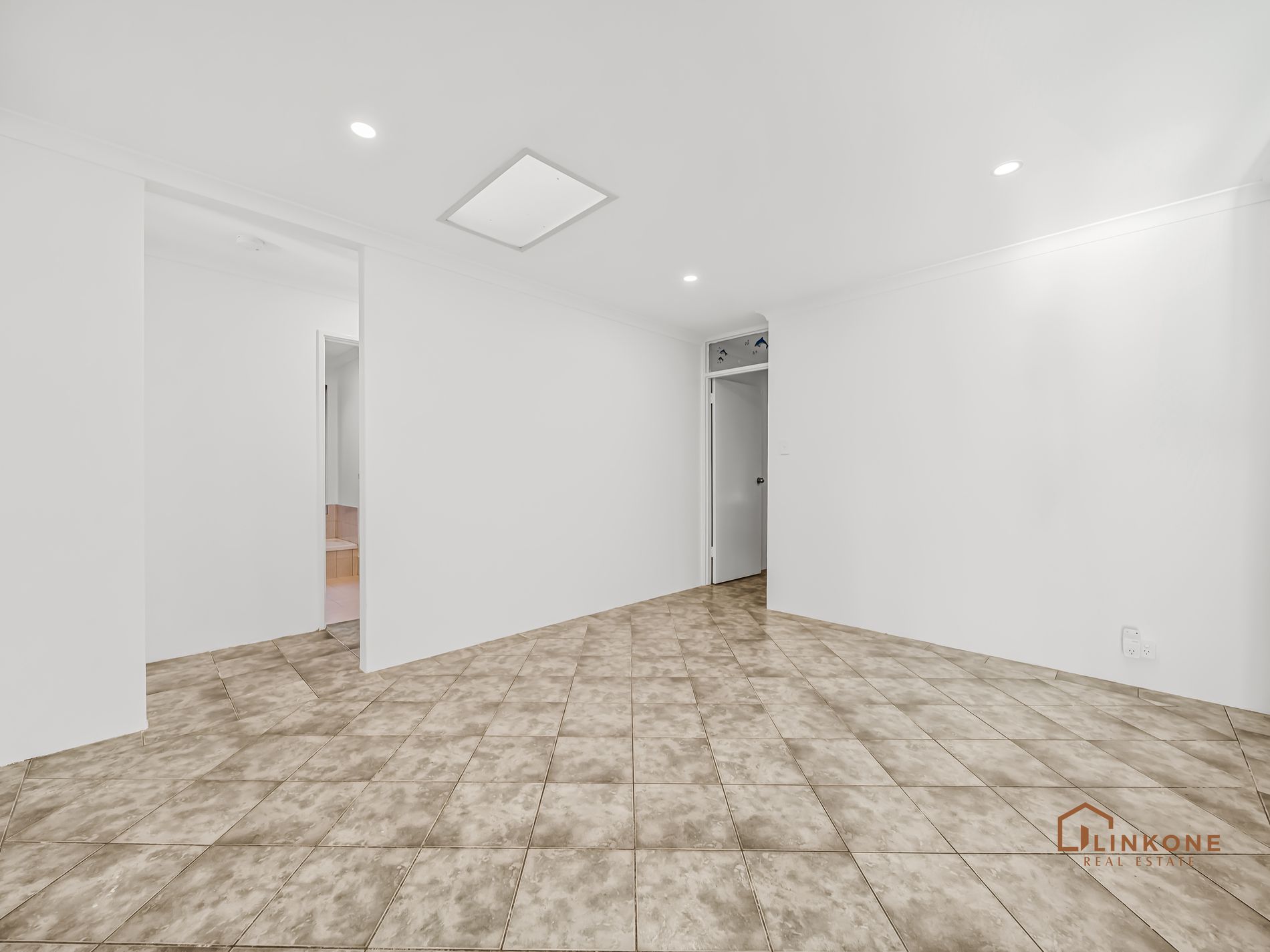 23 Mayhew Cross, Atwell