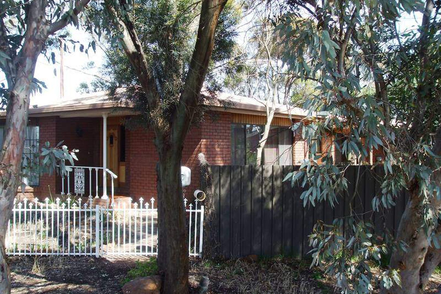 1 Davis Drive, Horsham
