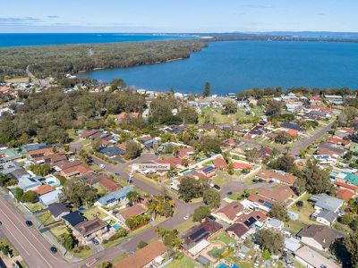 2 / 2 Rodney Close, Lake Munmorah