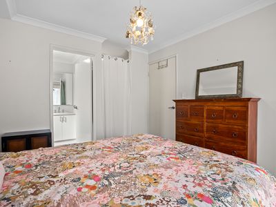 2 PENDRAGON LANE, Baldivis