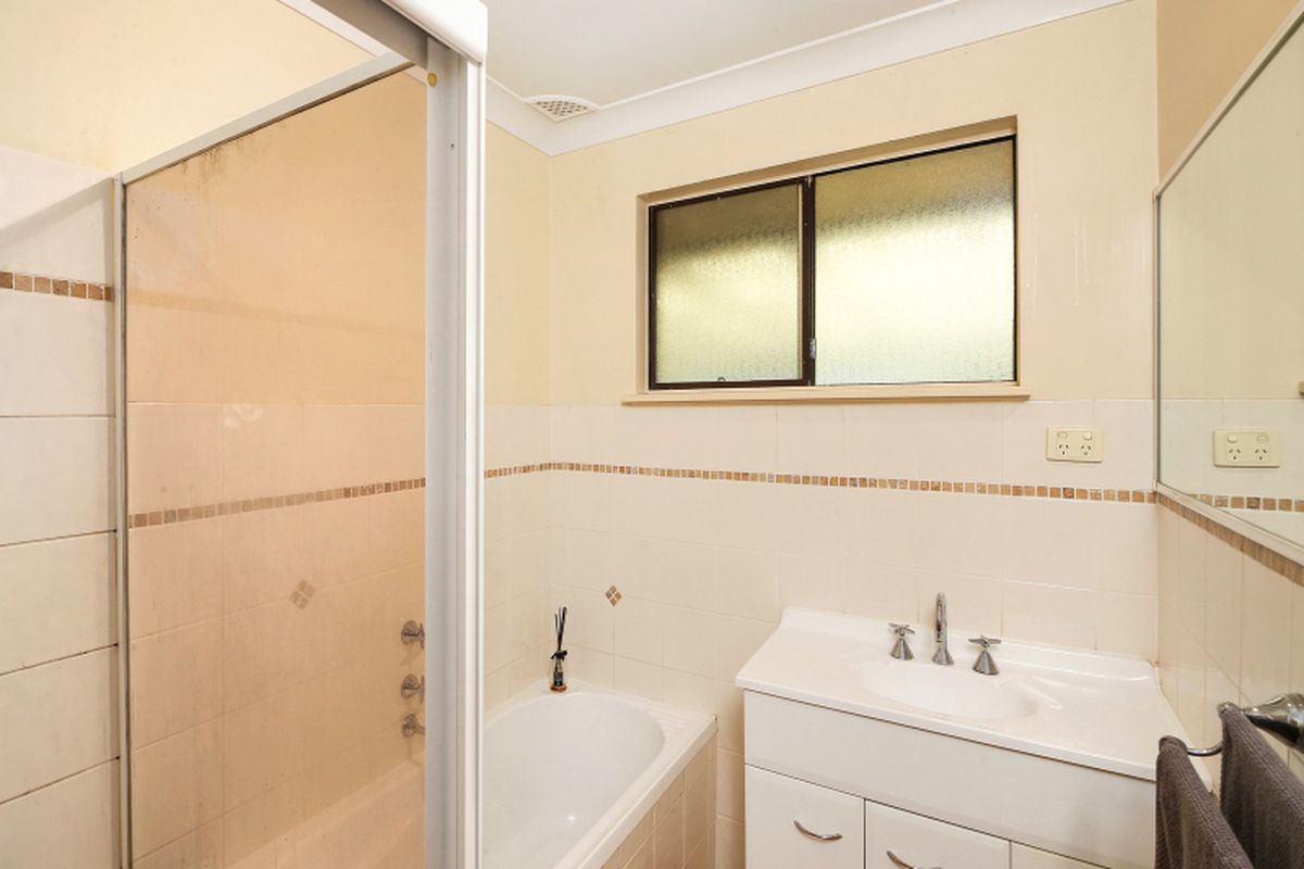 12 Gurra Close, West Gosford