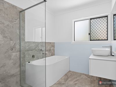 6 Palm Court, Meikleville Hill