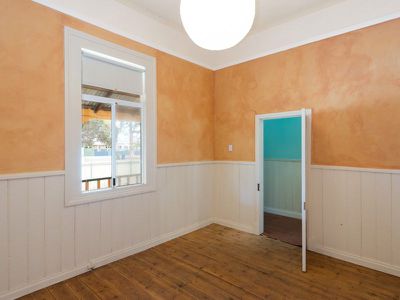 208 Piccadilly Street, Piccadilly