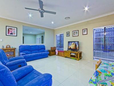 62 Taylor Pl, Mackenzie