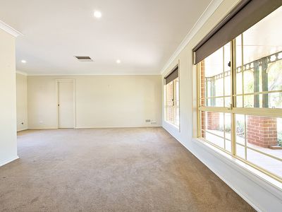 24 Grangewood Drive, Dubbo