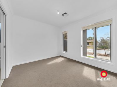 5 Dundee Street, Evanston