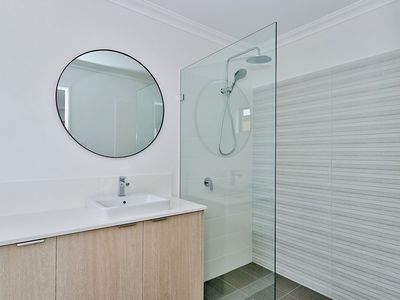34 Harford Avenue, Viveash