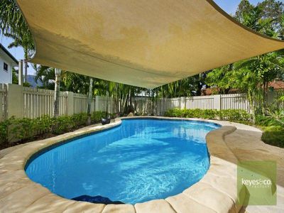 6 Zinnia Court, Annandale