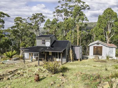 170 Russell Road, Lonnavale