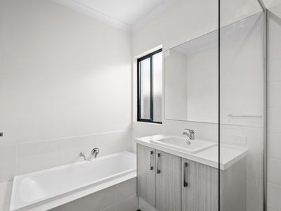 28 Mornington Crescent, Wandi