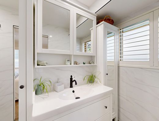 The Complete Package - Renovated, Pool & Caravan Parking image 9