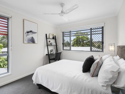 6 / 37 Witheren Circuit, Pacific Pines