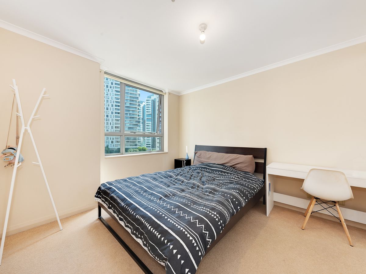 1002 / 2B Help Street, Chatswood