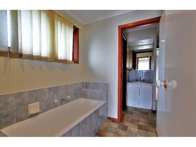 1 Eyebright Square, Hallam