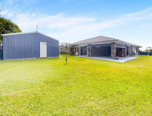 Spacious Family Living with Side Access and a Large Shed image 17