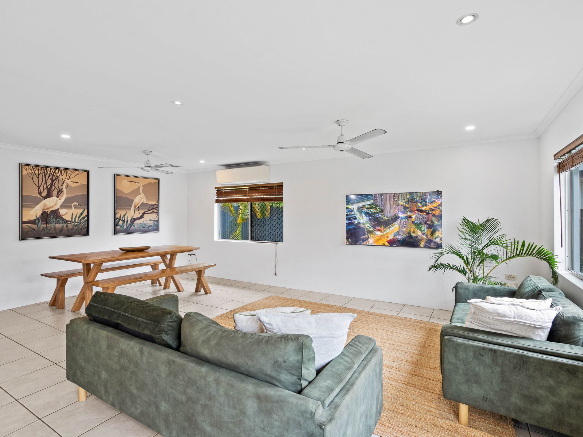 9 ZAMIA STREET, Holloways Beach